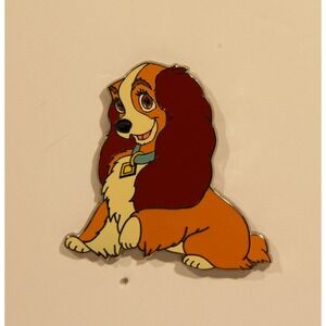 Disneyland  Sitting Lady Turned left With front Paw Raised Pin Pre-owned. (A1)